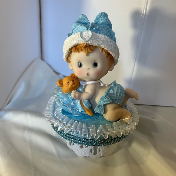 Adorable Baby Figurine with Teddy Bear table decoration for baby shower - Picture 4 of 4